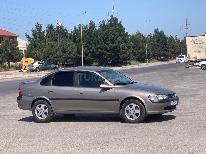 Opel Vectra-3