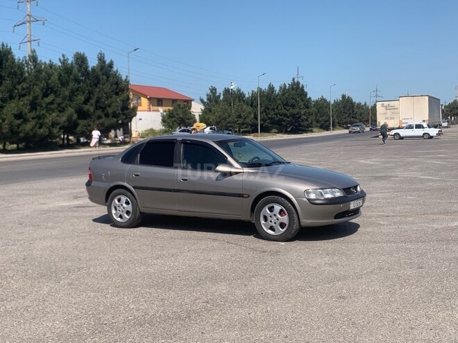 Opel Vectra-13