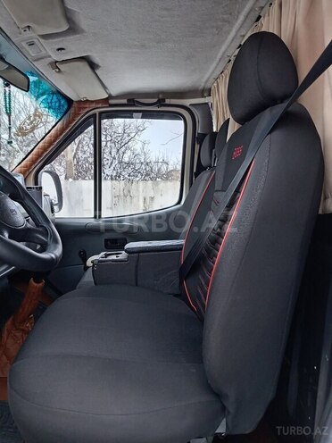 Ford Transit-7