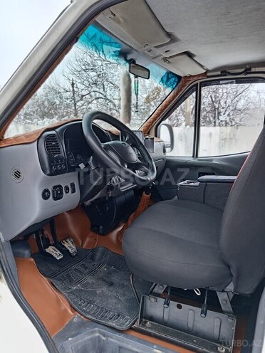 Ford Transit-8