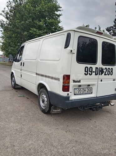 Ford Transit-11