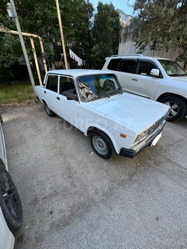 LADA (VAZ) 2107-2