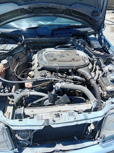 Mercedes 230 E-3