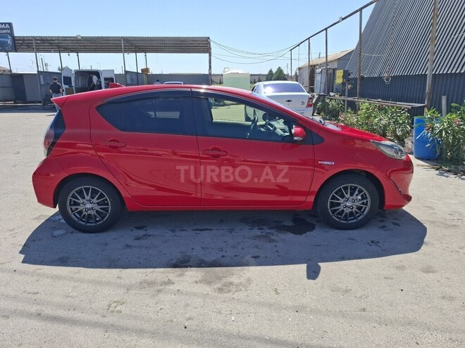 Toyota Aqua-4