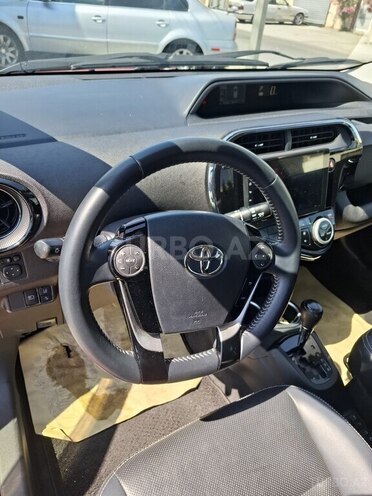 Toyota Aqua-8