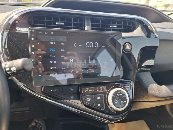Toyota Aqua-9