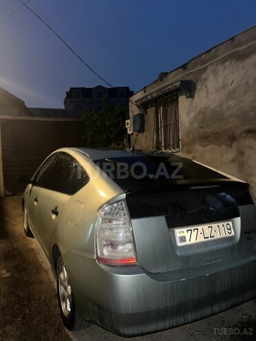Toyota Prius-3