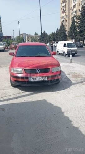 Volkswagen Passat-1