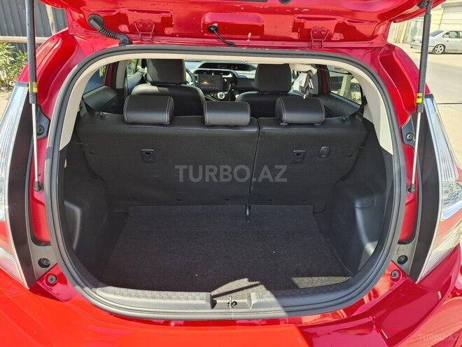 Toyota Aqua-14
