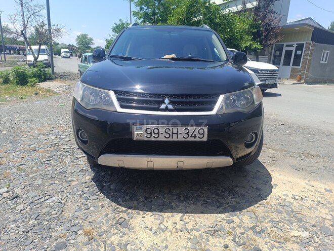 Mitsubishi Outlander-1