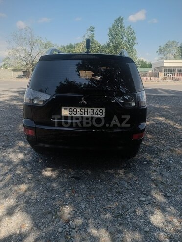 Mitsubishi Outlander-2