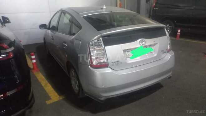 Toyota Prius-2
