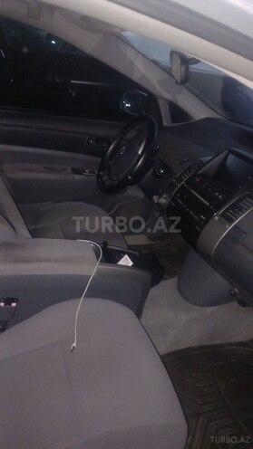Toyota Prius-4