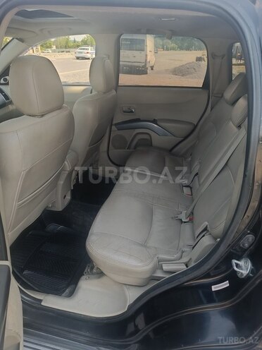 Mitsubishi Outlander-9