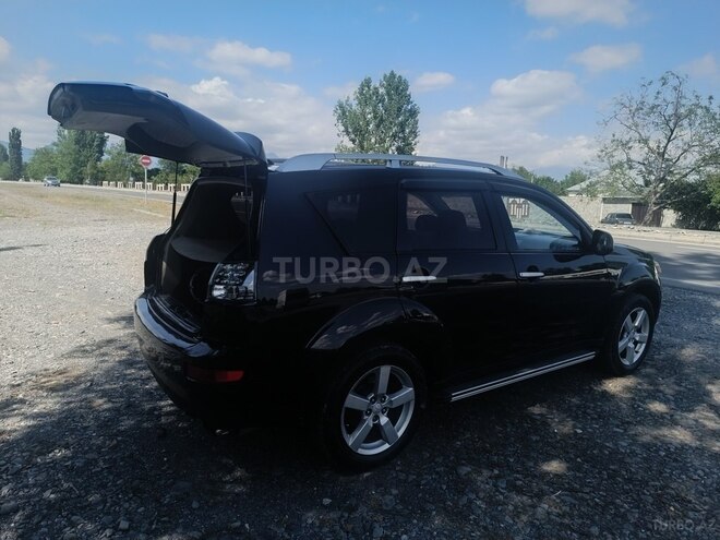 Mitsubishi Outlander-4