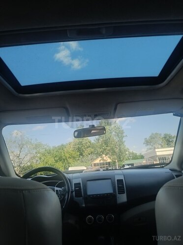 Mitsubishi Outlander-7