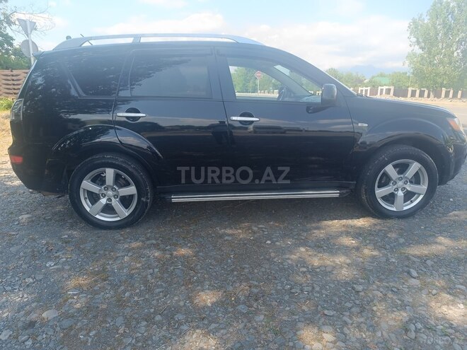 Mitsubishi Outlander-16