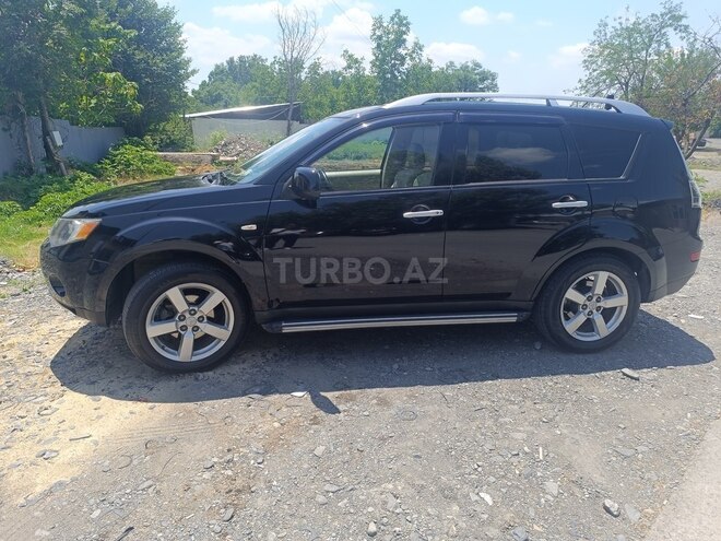 Mitsubishi Outlander-18