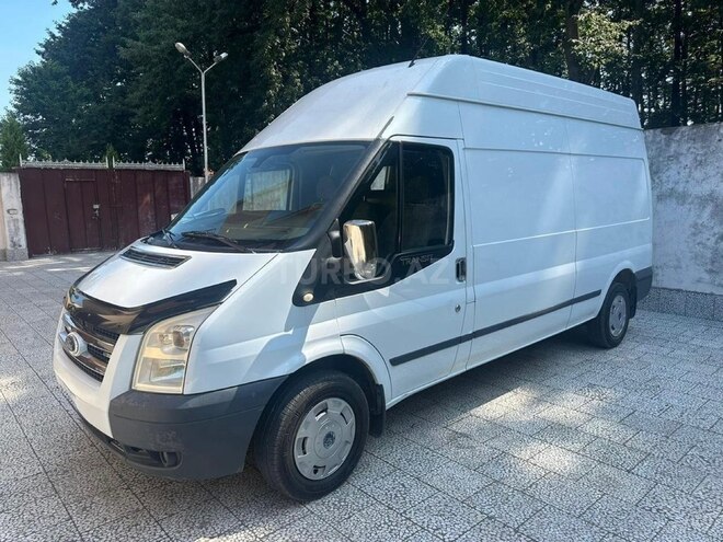 Ford Transit-3