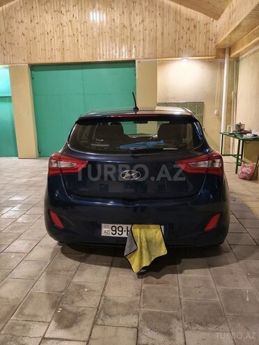 Hyundai Elantra-4