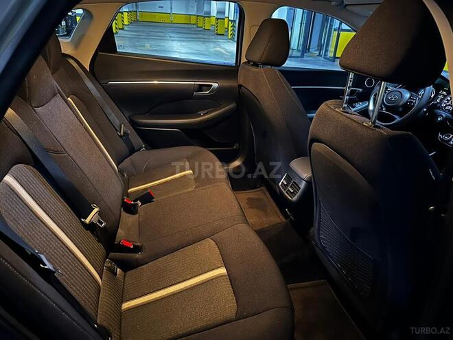 Hyundai Sonata-14