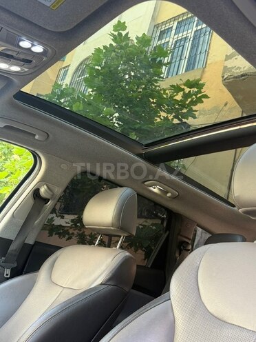 Hyundai Santa Fe-12