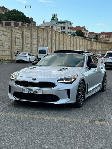 Kia Stinger-1
