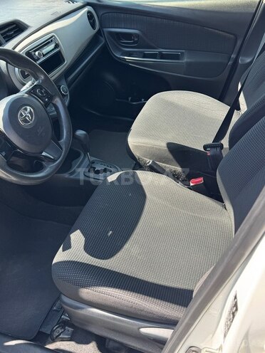 Toyota Vitz-7