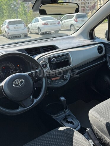 Toyota Vitz-6