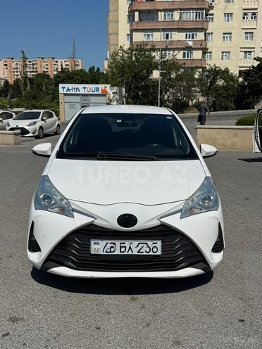Toyota Vitz-1