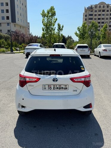 Toyota Vitz-2