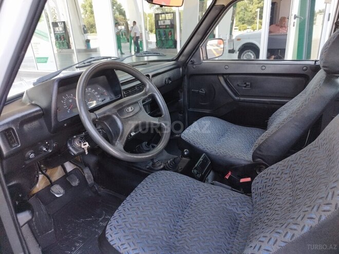 LADA (VAZ) Niva-11