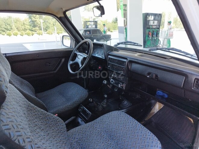 LADA (VAZ) Niva-16