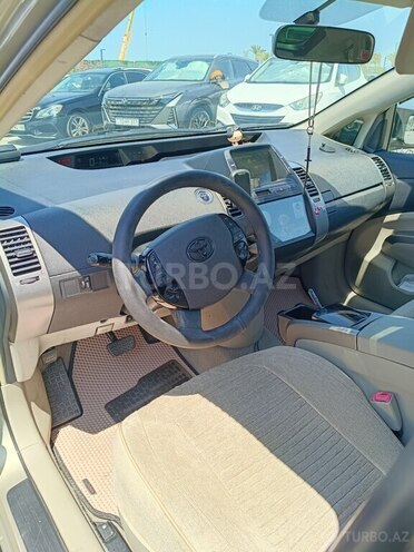 Toyota Prius-6