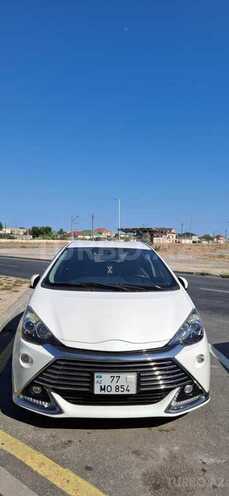 Toyota Aqua-1