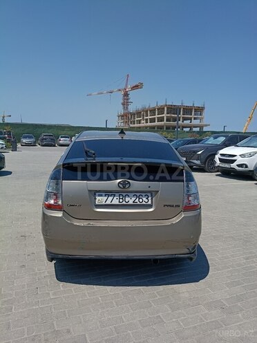 Toyota Prius-7