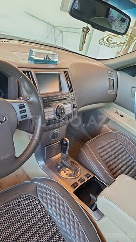 Infiniti FX35-3