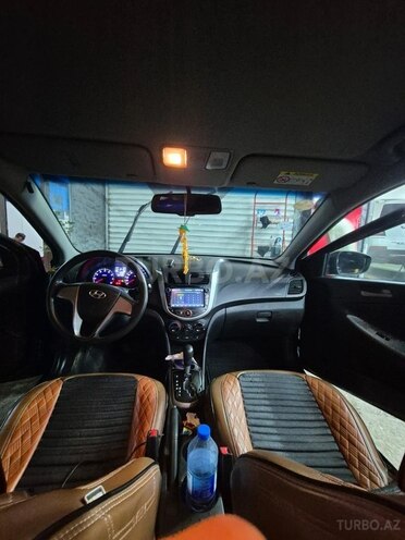 Hyundai Accent-6