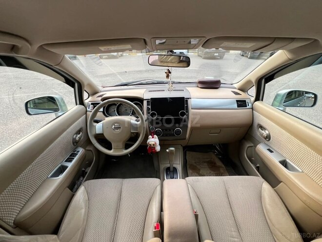 Nissan Tiida-8