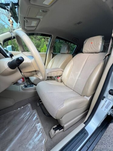 Nissan Tiida-10