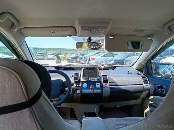Toyota Prius-8