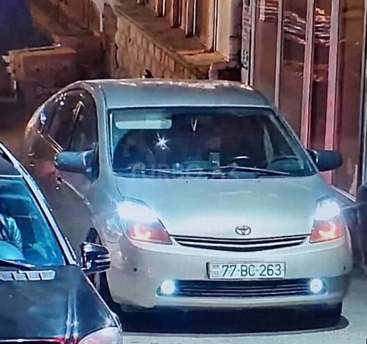 Toyota Prius-12