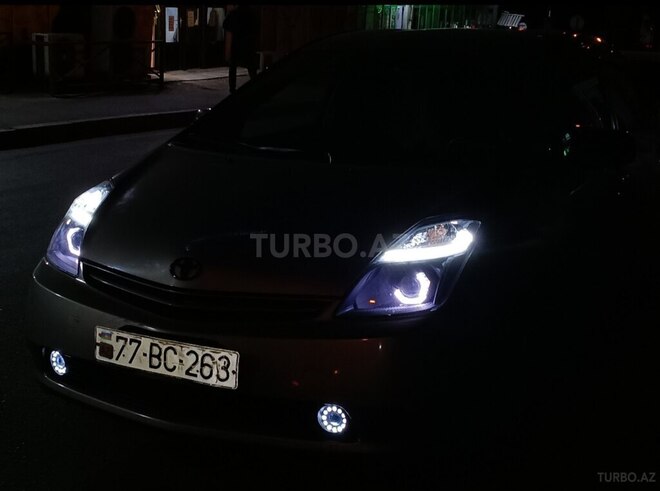 Toyota Prius-13