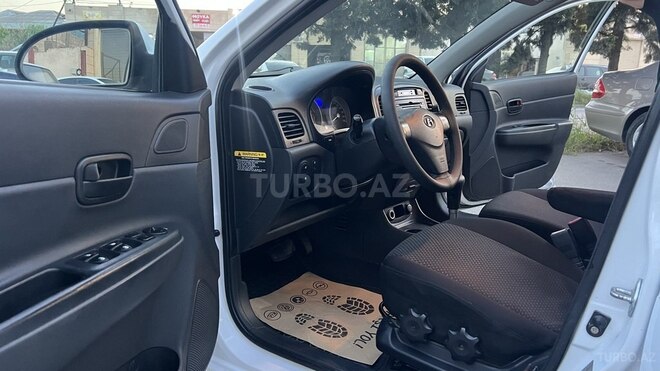 Hyundai Accent-14
