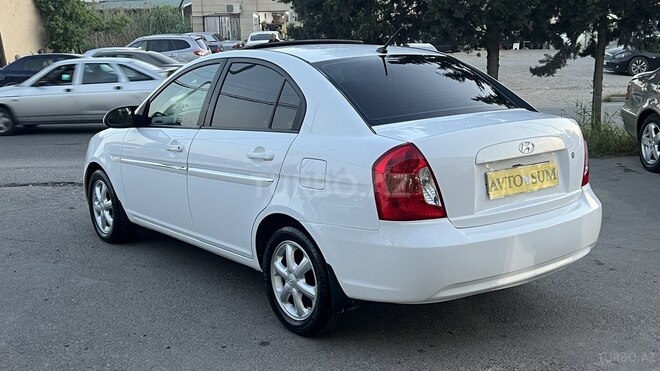Hyundai Accent-3