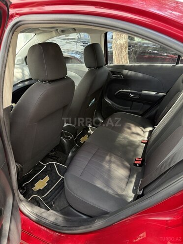 Chevrolet Aveo-12