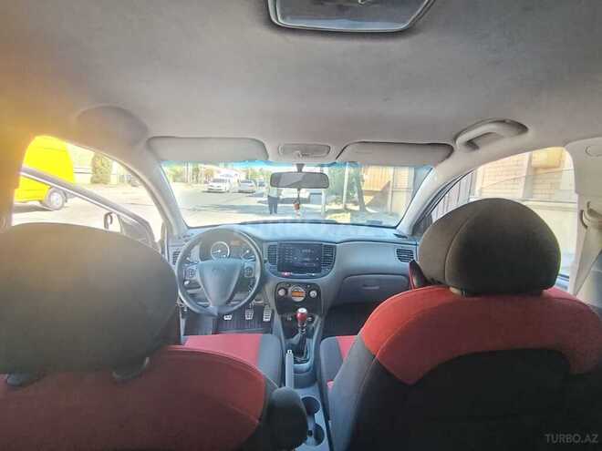 Kia Rio-12