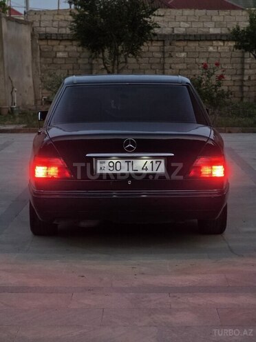 Mercedes E 200-8
