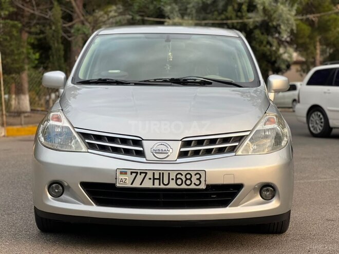 Nissan Tiida-1
