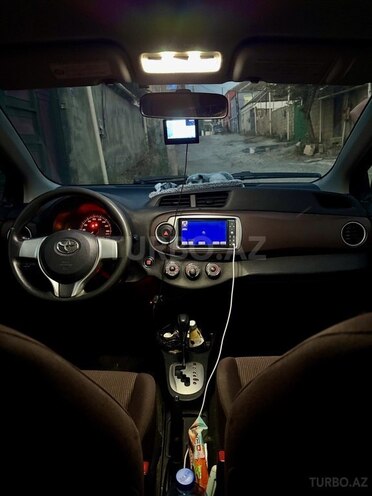 Toyota Vitz-9